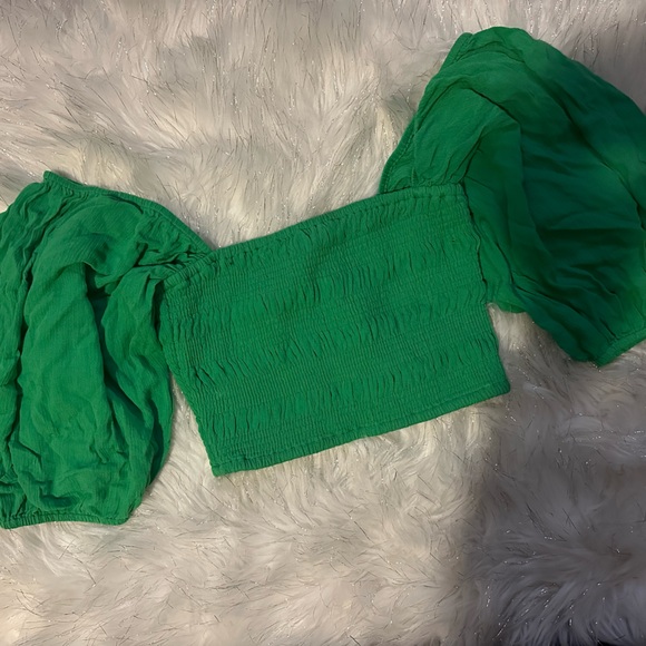 Green crop top - Picture 2 of 4